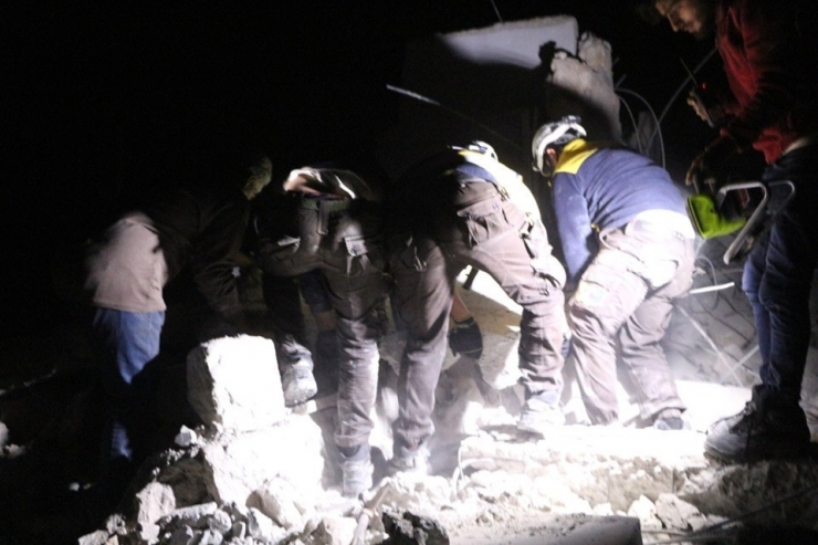 Rus Uçakları İdlib’de Bir Evi Vurdu: 3 Çocuk Öldü