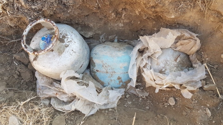 Van’da Pkk’ya Ait 2’si Eyp İle Tuzaklanmış 3 Büyük Tüp Ele Geçirildi