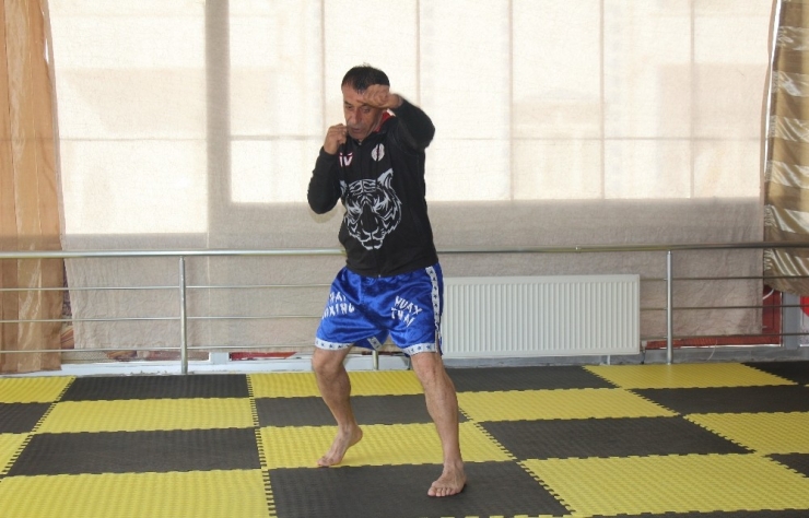 27 Yıl Spor Yaptı, 52 Yaşında Milli Takıma Davet Edildi