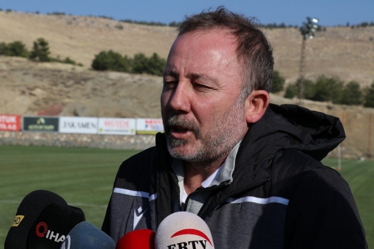 Sergen Yalçın: “Çok Agresif Bir Teknik Direktör Değilim”