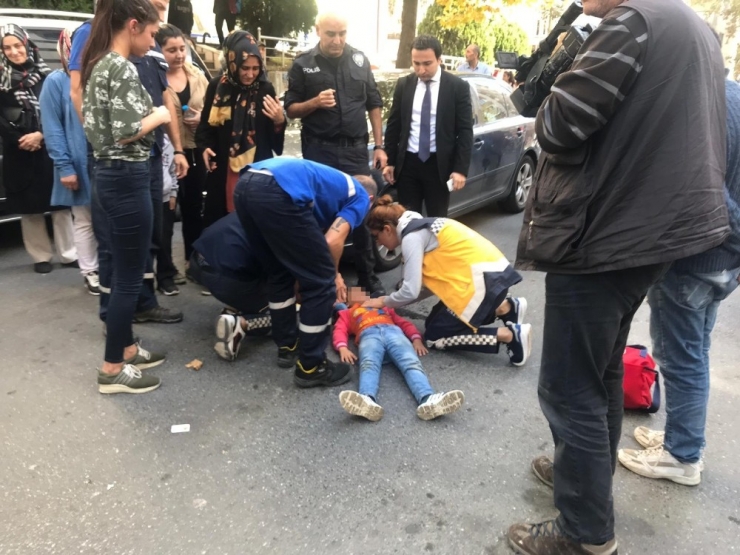 Okul Çıkışında Otomobilin Çarptığı Kız Öğrenci Yaralandı