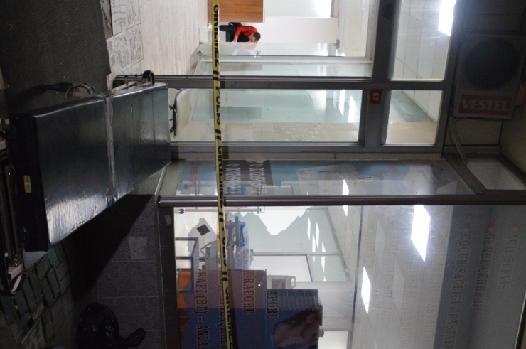 Avcılar’da Erkek Doktor, Tartıştığı Kadın Doktoru Silahla Vurarak Yaraladı