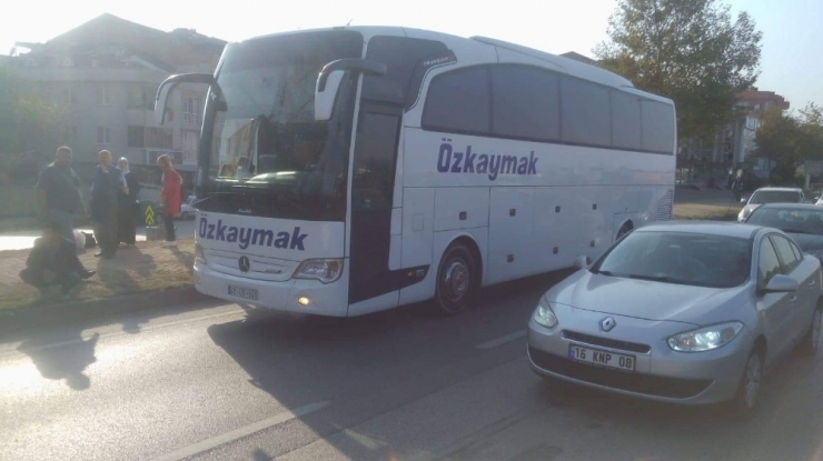 Yasak Olan Yerde Yolcu İndirdi, Kazaya Sebep Oldu