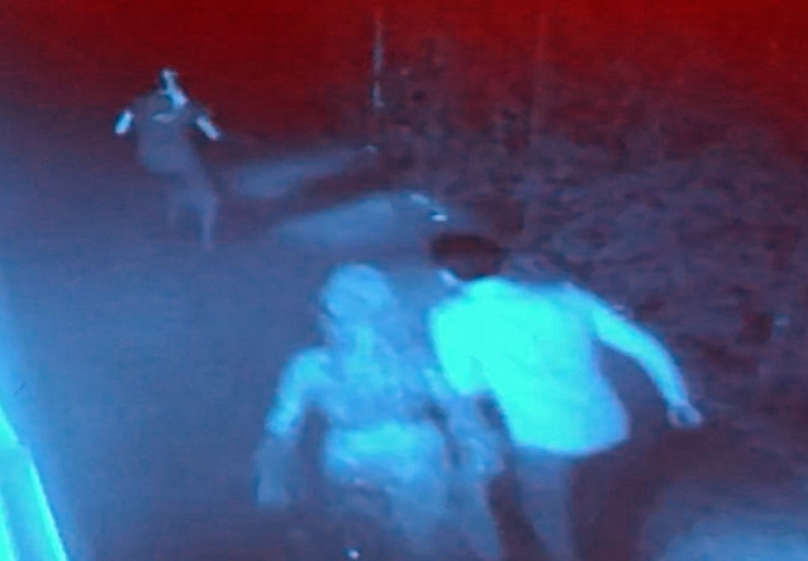 Çocuk Gelin Ve Damat Önce Karşılıklı Göbek Attı, Sonra Pencereden Kaçtı