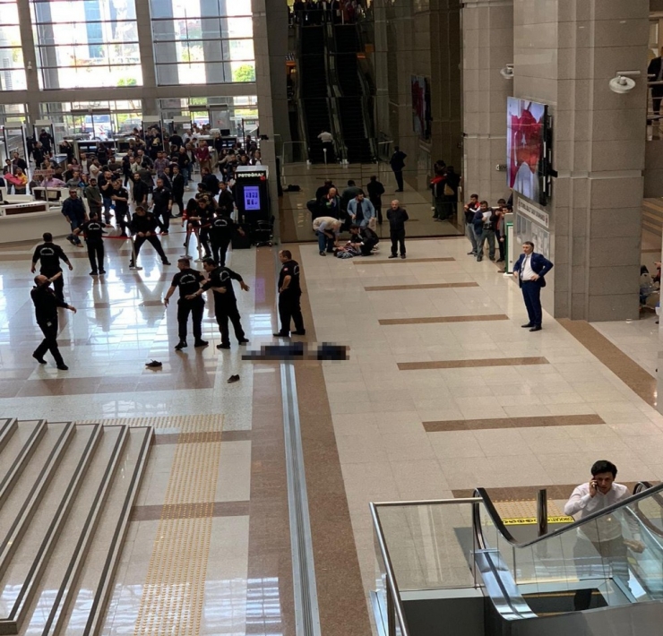 İstanbul Adalet Sarayı’nda İntihar Şoku