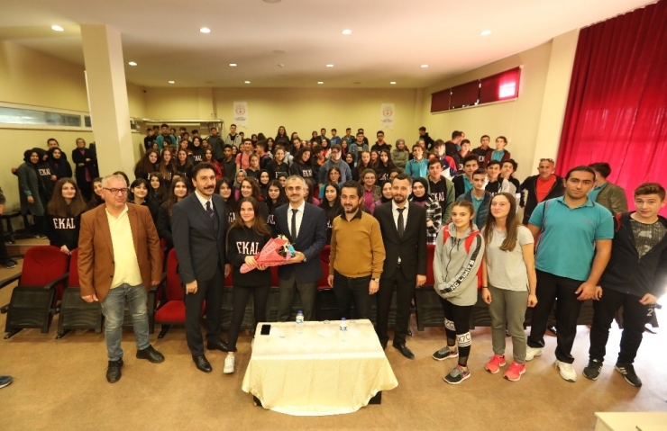 Başkan Çiftçi Öğrencilerle Buluştu