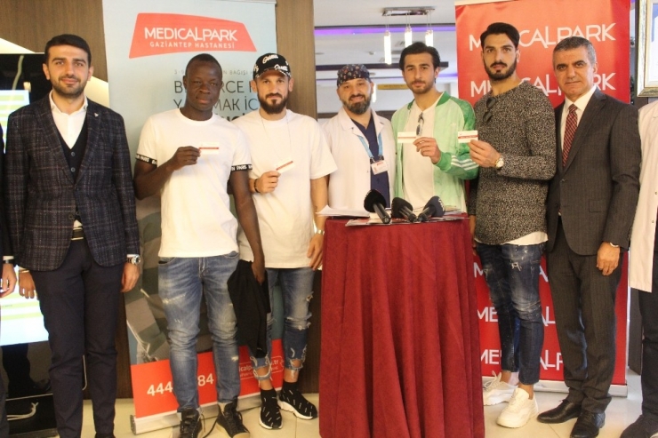 Gaziantep Fk Futbolcuları Medikal Park’ta Organ Bağışı Yaptı