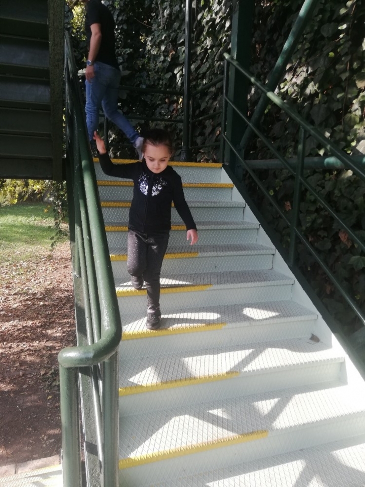 İzmit’te Merdivenler Bakımdan Geçiyor