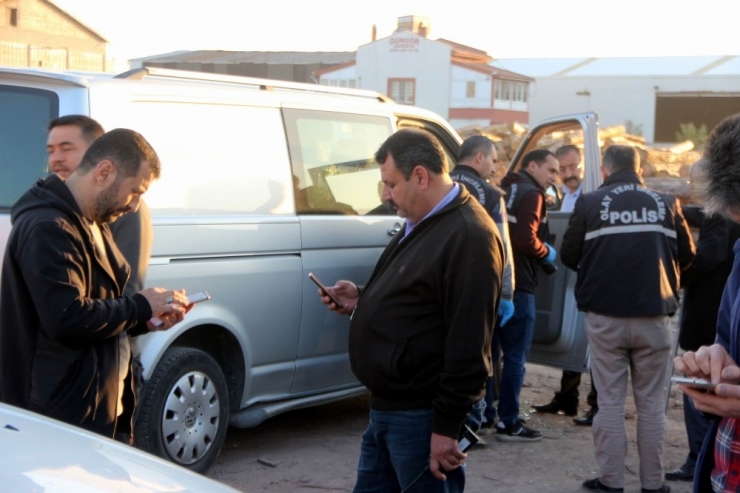 İşçilerin Maaşını Ödemek İçin Bankadan Çektiği Parayı Çaldılar