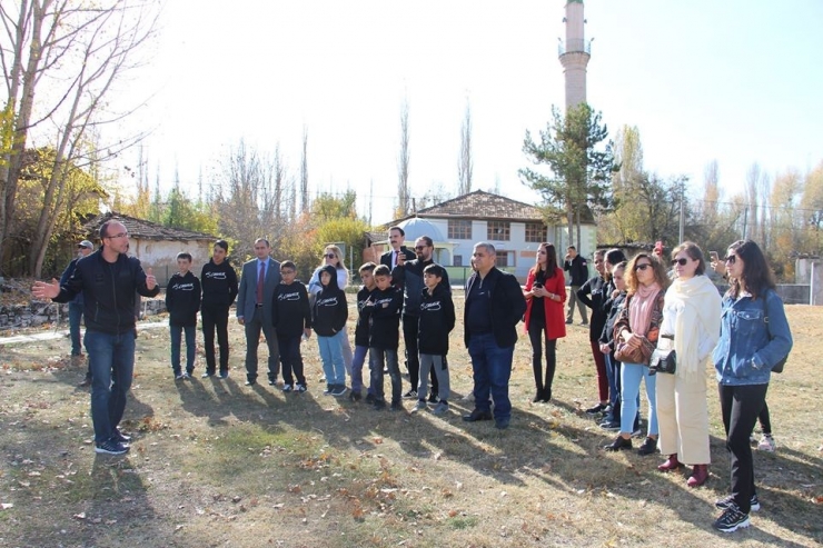 Kayserili Öğrenciler Aizanoi Antik Kenti’ni Ziyaret Etti