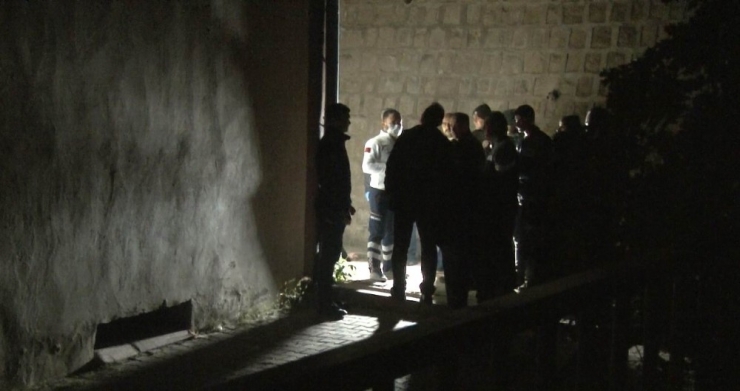 6. Kattan Düşen Şahıs Hayatını Kaybetti