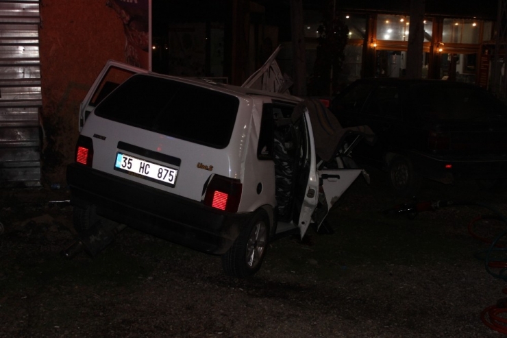 Manisa’da Otomobil Tıra Arkadan Çarptı: 1 Ölü, 1 Yaralı