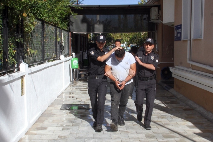 Maket Polis Aracının Tepe Lambasını Çaldılar