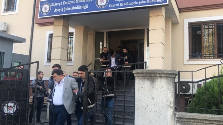 Sakarya’da Otomobil Dolandırıcılarına Operasyon: 11 Gözaltı