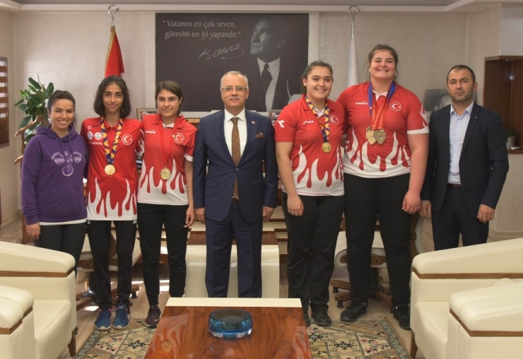 Başkan Kayda, Milli Judocuları Altınla Ödüllendirdi