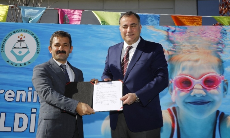 Çankaya’da Yüzme Bilmeyen Çocuk Kalmayacak