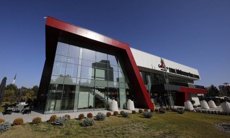 Çankaya’da Yüzme Bilmeyen Çocuk Kalmayacak