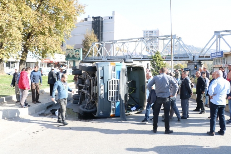 Devrilen Minibüsteki Yaralıların İsimleri Belli Oldu