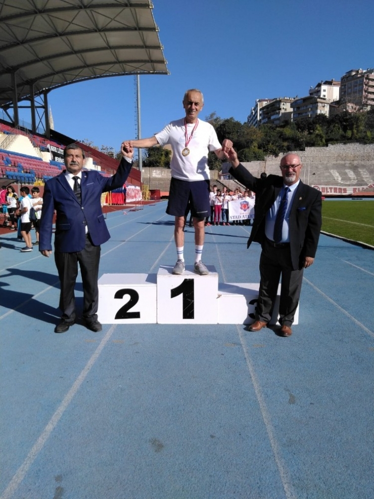 Ata İçin Koştular