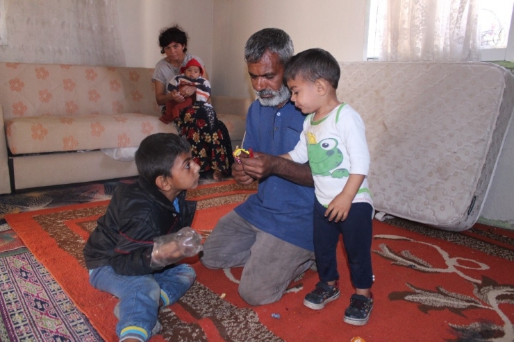 Minik Yusuf’un Dramı: Sürekli Isırdığı Ellerini Plastik Şişeye Bağlıyorlar