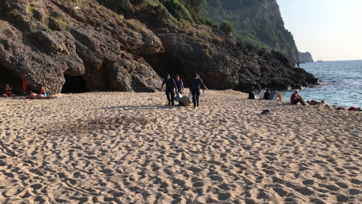 Alanya’da Sahile Vuran Cesedin Kimliği Belirlendi