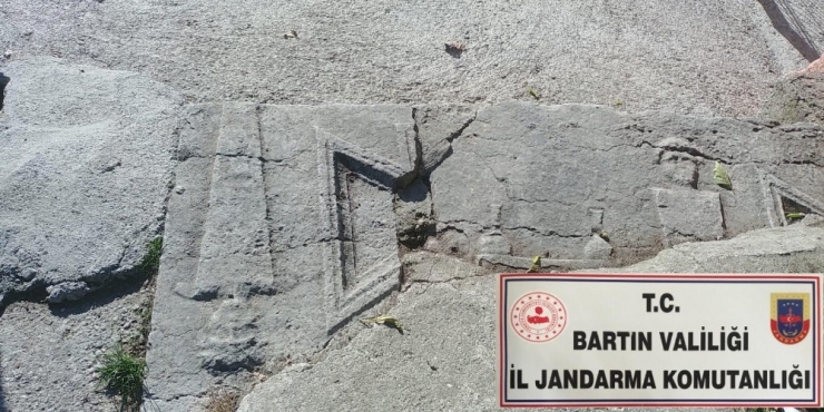 Evin Bahçesinde Tarihi Eser Yakalandı