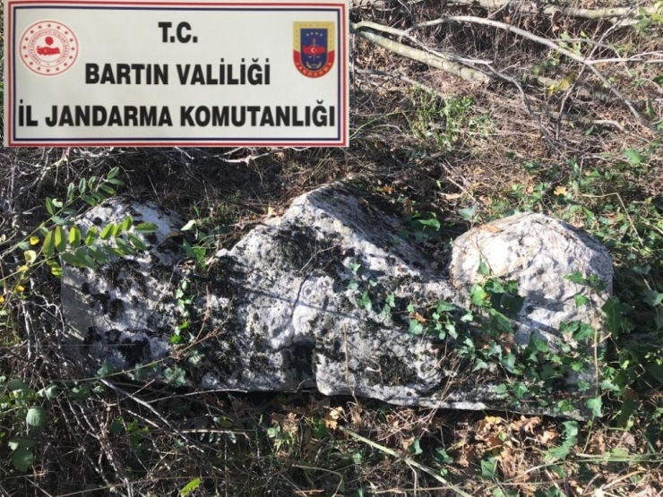 Evin Bahçesinde Tarihi Eser Yakalandı