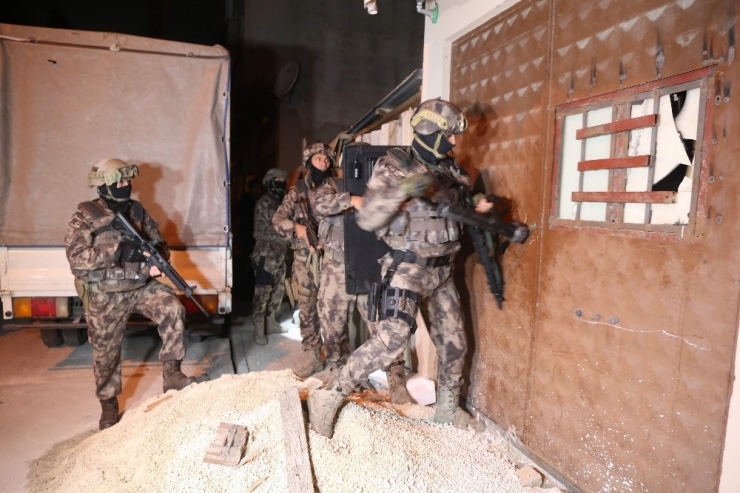 Bursa Emniyeti’nden Suç Makinelerine Operasyon: 151 Kişi Yakalandı