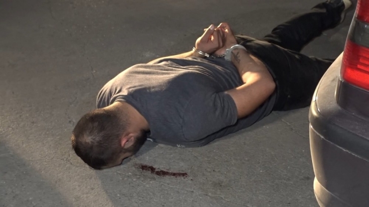 Önce Polisten Kaçtılar Daha Sonra Ateş Açarak 1 Polisi Yaraladılar