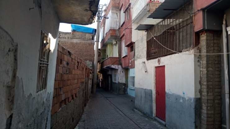 Uyuyan Babasının Boğazını Keserek Öldürdü, Sabah Karakola Gidip Teslim Oldu