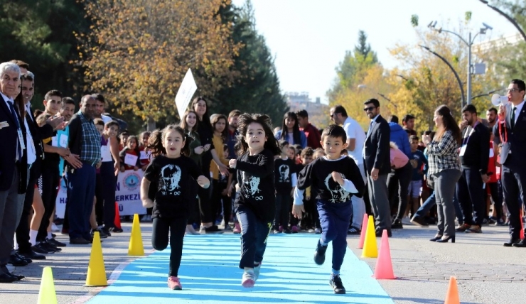 Gaün Geleneksel Atatürk Koşusuna Yoğun İlgi