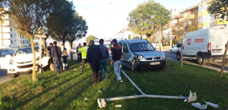 Direksiyonda Şeker Komasına Girdi: 3 Yaralı