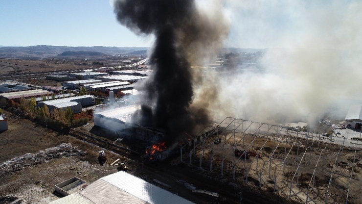 Sivas’ta Fabrika Yangını