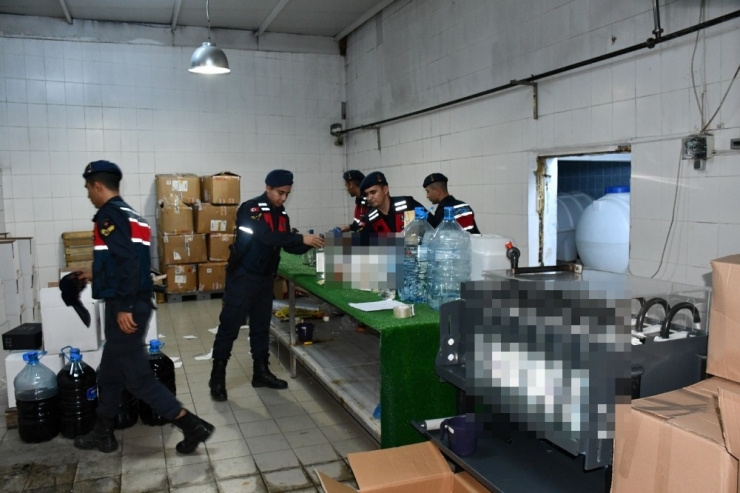 Süt Fabrikasını Kaçak İçki Fabrikasına Çevirmişler