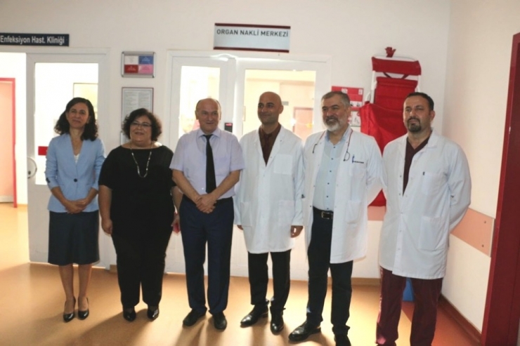 Zbeü Bir Günde 3 Organ Naklini Başarıyla Gerçekleştirdi