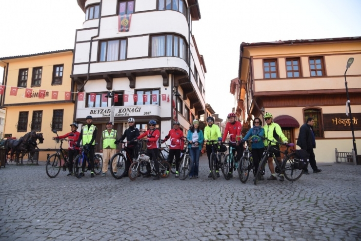 Anıtkabir’e Ulaşmak İçin 600 Kilometre Pedal Çevirecekler