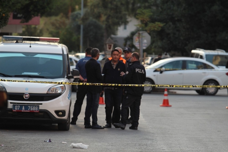 Siyanürle 4 Kişinin Öldüğü İddia Edilen Binada Sessizlik Hakim