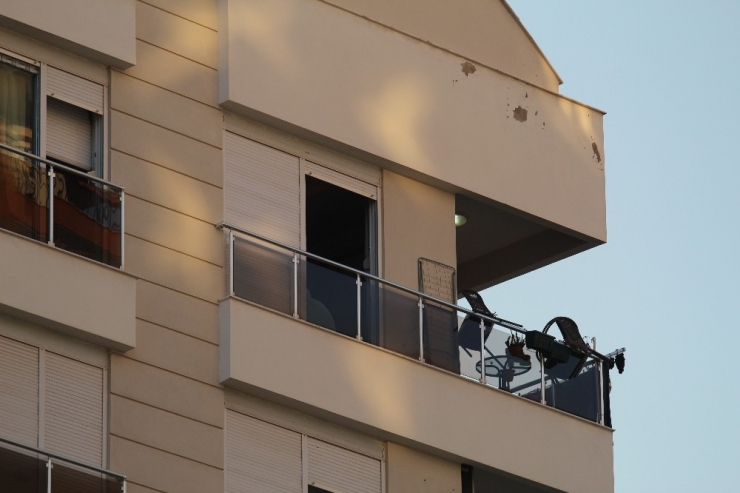 Siyanürle 4 Kişinin Öldüğü İddia Edilen Binada Sessizlik Hakim