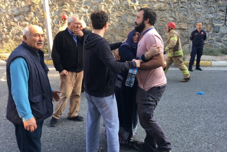 Ataşehir’de Kontrolden Çıkan Araç Kamyonete Çarptı: 2 Yaralı