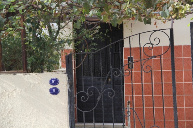 Boşanma Aşamasındaki Eşini Öldürdü