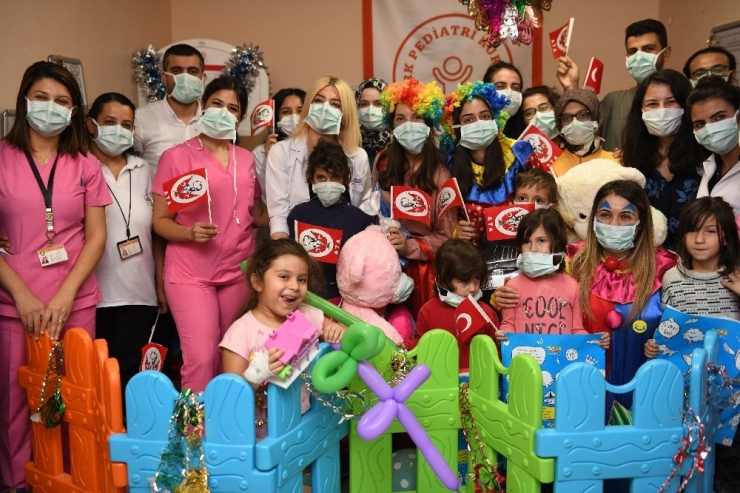 Mkü’den Lösemili Çocuklara Oyuncak Hediyesi