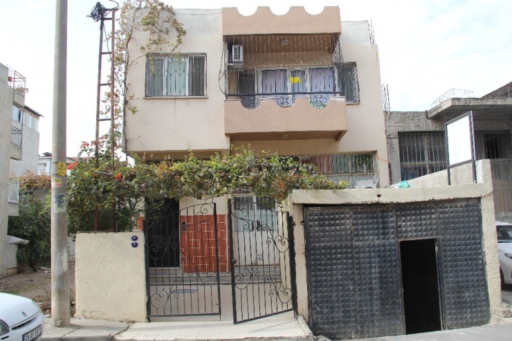 Boşanma Aşamasındaki Eşini Öldürdü