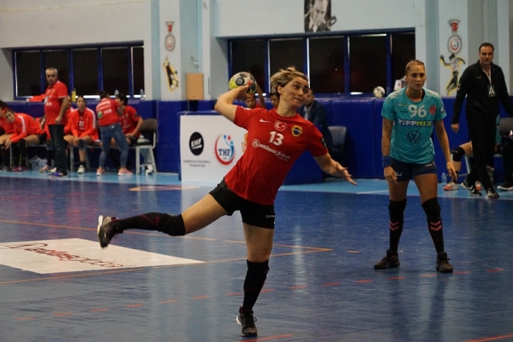 Avrupa Hentbol Federasyonu (Ehf) Kupası: Kastamonu Belediyespor: 33 - Vaci Nkse: 26