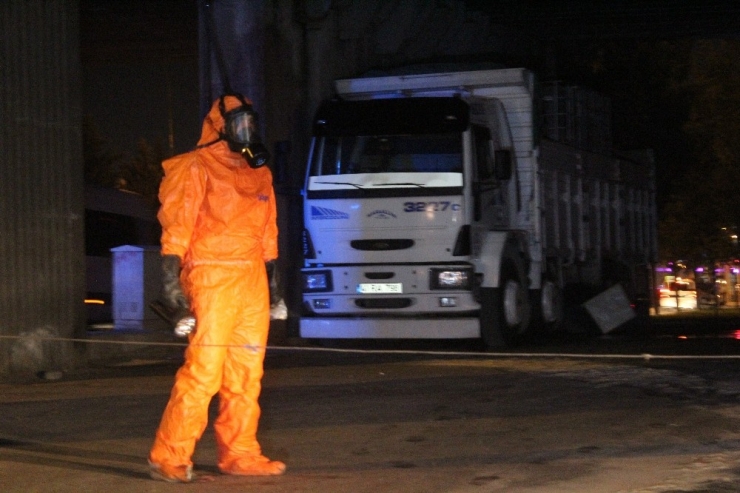 Yoldan Geçenler Kokuyu Fark Etti, Ekipler Harekete Geçti