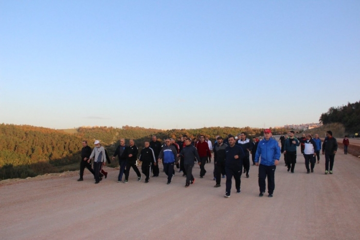 Körfezlililer İlimtepe’de Sağlık İçin Yürüdü