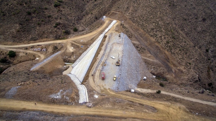 Alaşehir’de Horzum-alayaka Barajının Gövde Dolgusu Bitti