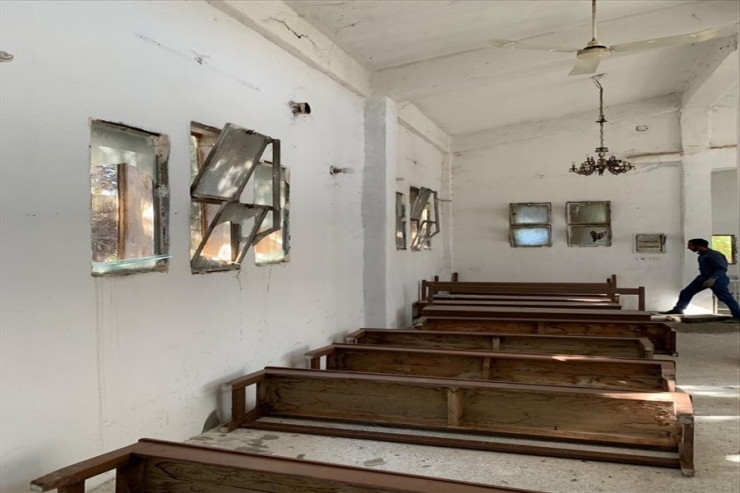 Tel Abyad’da Ermeni Kilisesi Temizlenerek Camları Yenilendi