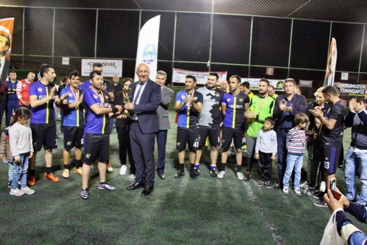 Söke Belediyesi Halı Saha Turnuvası Tamamlandı; Kurumlarda Milli Eğitim, Kuruluşlarda Kimsesizler Derneği Şampiyon