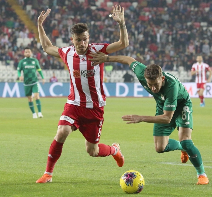 Süper Lig: Sivasspor: 0 - Konyaspor: 0 (İlk Yarı)