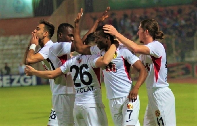 Eskişehirspor Ayağa Kalkıyor